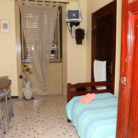 Bed & Breakfast Stazione 2*